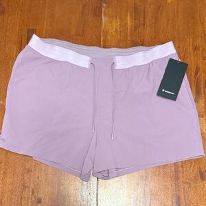 Lululemon Men’s License to Train shorts 5 in 2XL New purple
